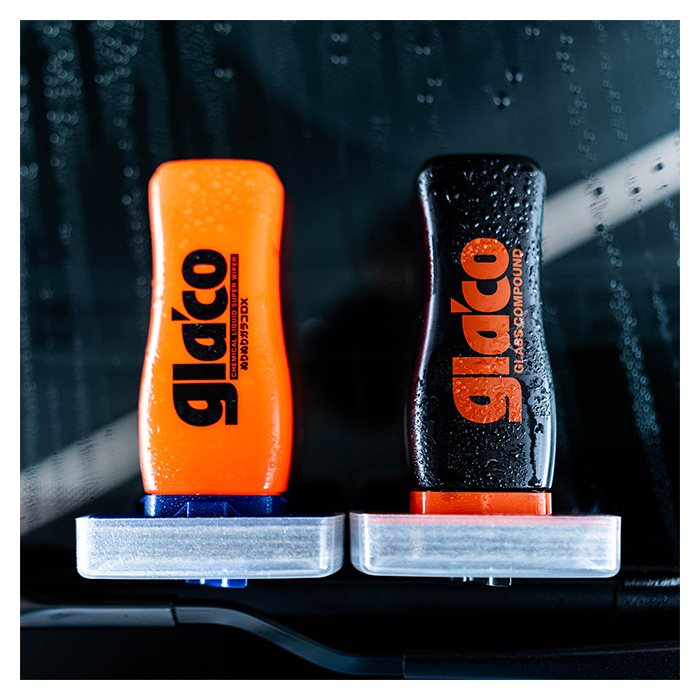 Soft99 Glaco Anti Rain coating set met waterparels op de flessen.