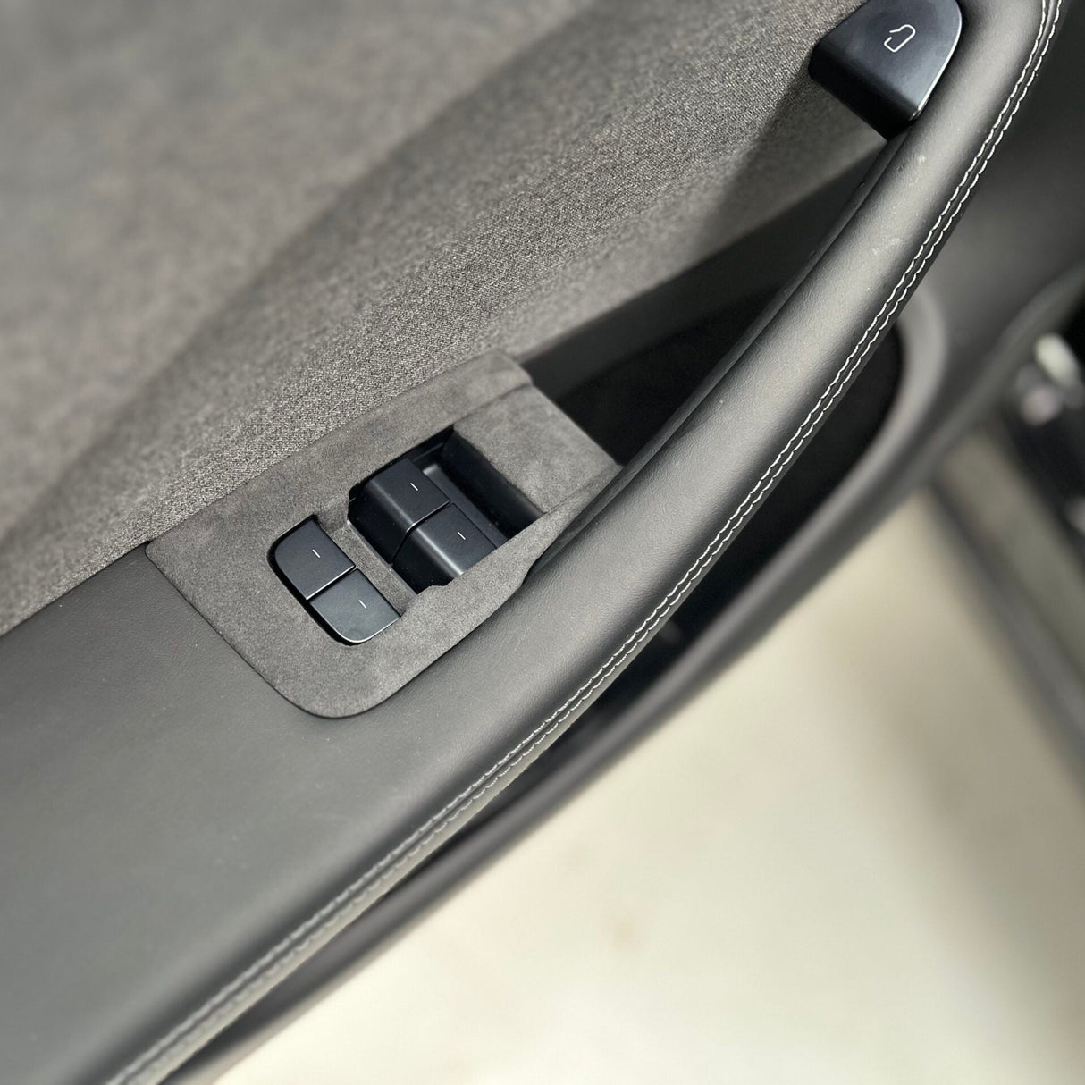 Alcantara cover voor knoppen voor Tesla Model 3 Highland