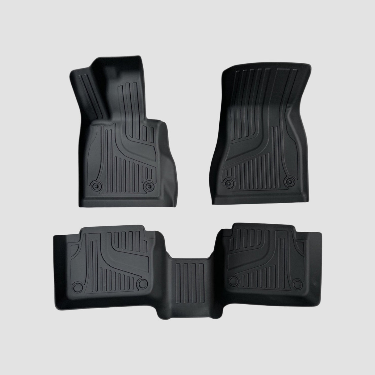 All Weather vloermatten set voor BMW i5 in zwart rubber met perfecte pasvorm.