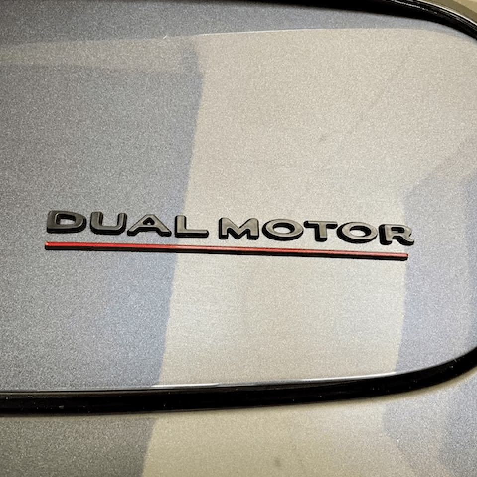 Dual Motor emblem til Tesla – billede 9