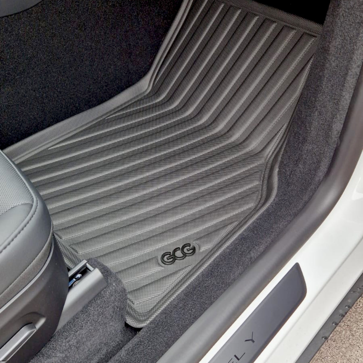 GCG MAX All Weather vloermatten set voor Tesla Model Y Juniper (2025-).