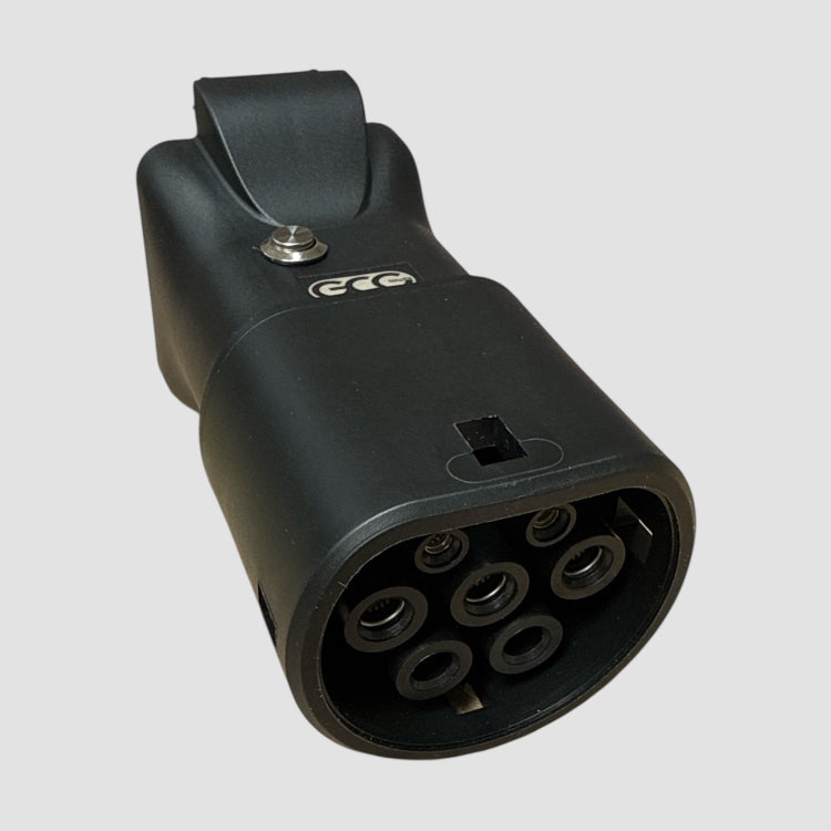 Zwarte V2L-adapter – Type 2 naar 230V aansluiting