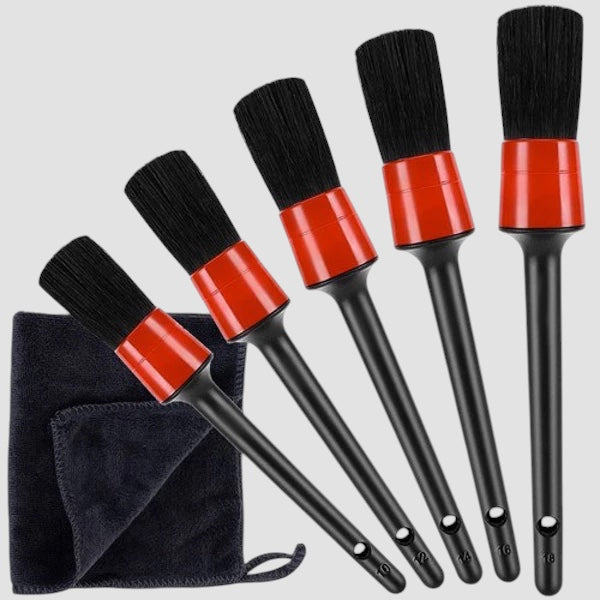 5 stuks borstels en penselen + doek