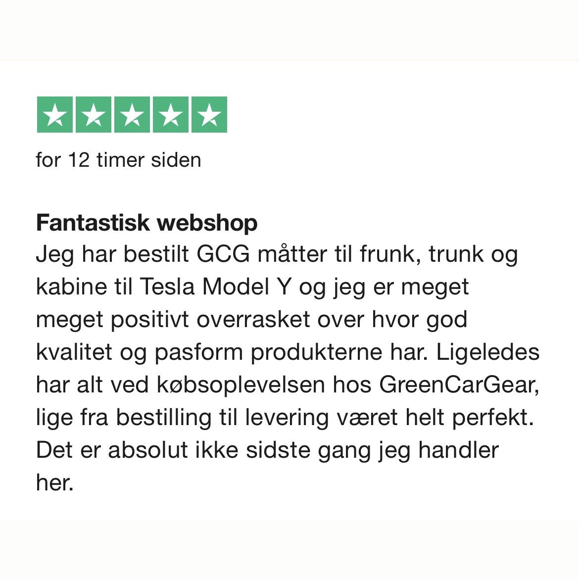 Klantbeoordeling met vijf sterren voor Greencargear, over matten voor Tesla Model Y