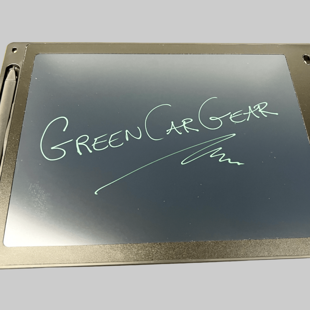 whiteboard waarop greencargear op het scherm is geschreven.