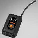 Osram TYREinflate 1600 set forfra i vinklet perspektiv, viser bagsidens ventilationsgitter