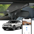 FitCamX dashcam gemonteerd in Citroën e-C4 2021-2024, getoond samen met live weergave op smartphone.