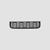 Zwarte ventilatiedeksel voor Tesla Model 3/Y getoond tegen een grijze achtergrond.