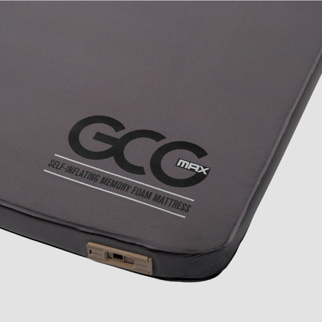 GCG MAX Komfort zelfopblaasbare luchtmatras met traagschuim, close-up van de hoek.