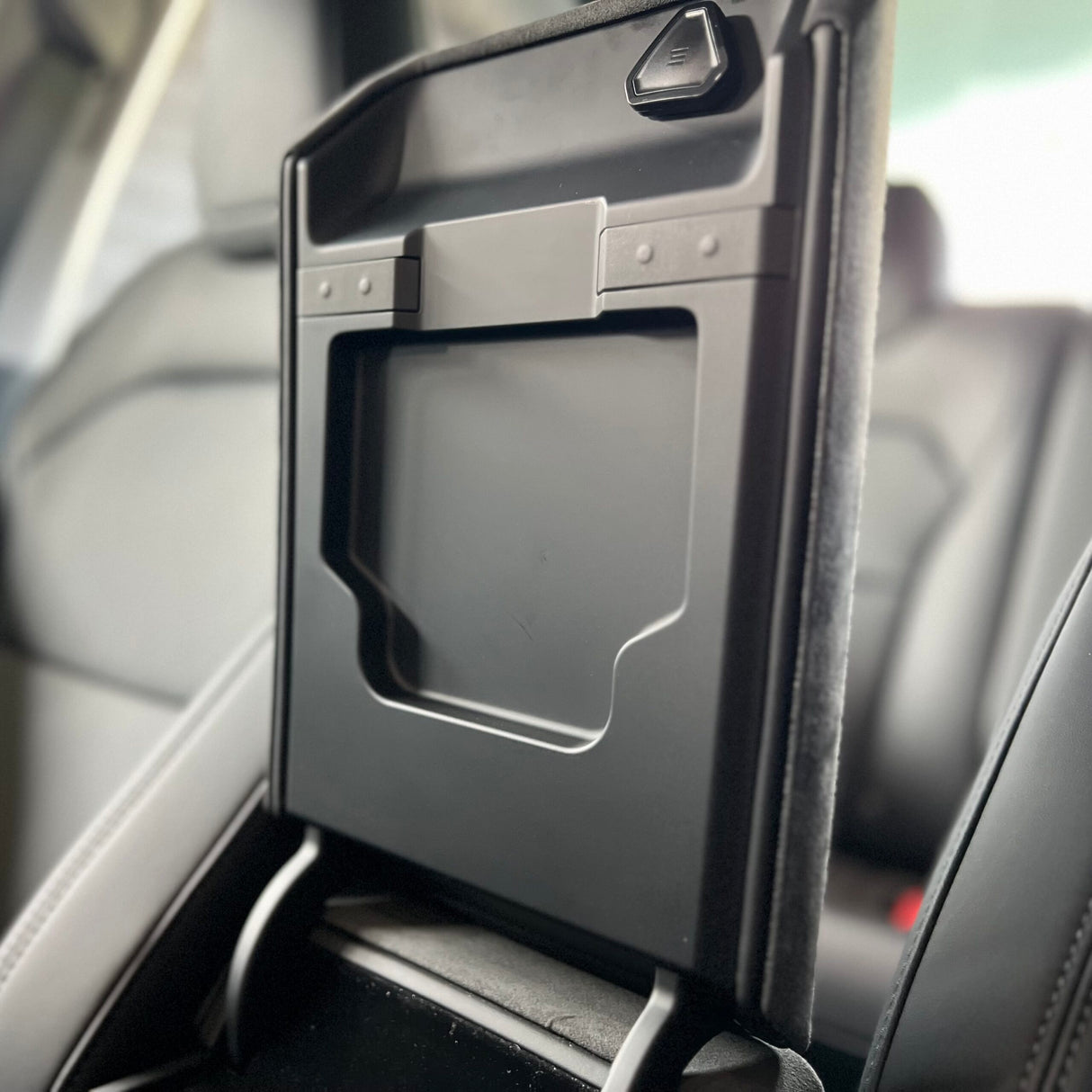 Verborgen opbergbox past op Tesla Model 3/Y