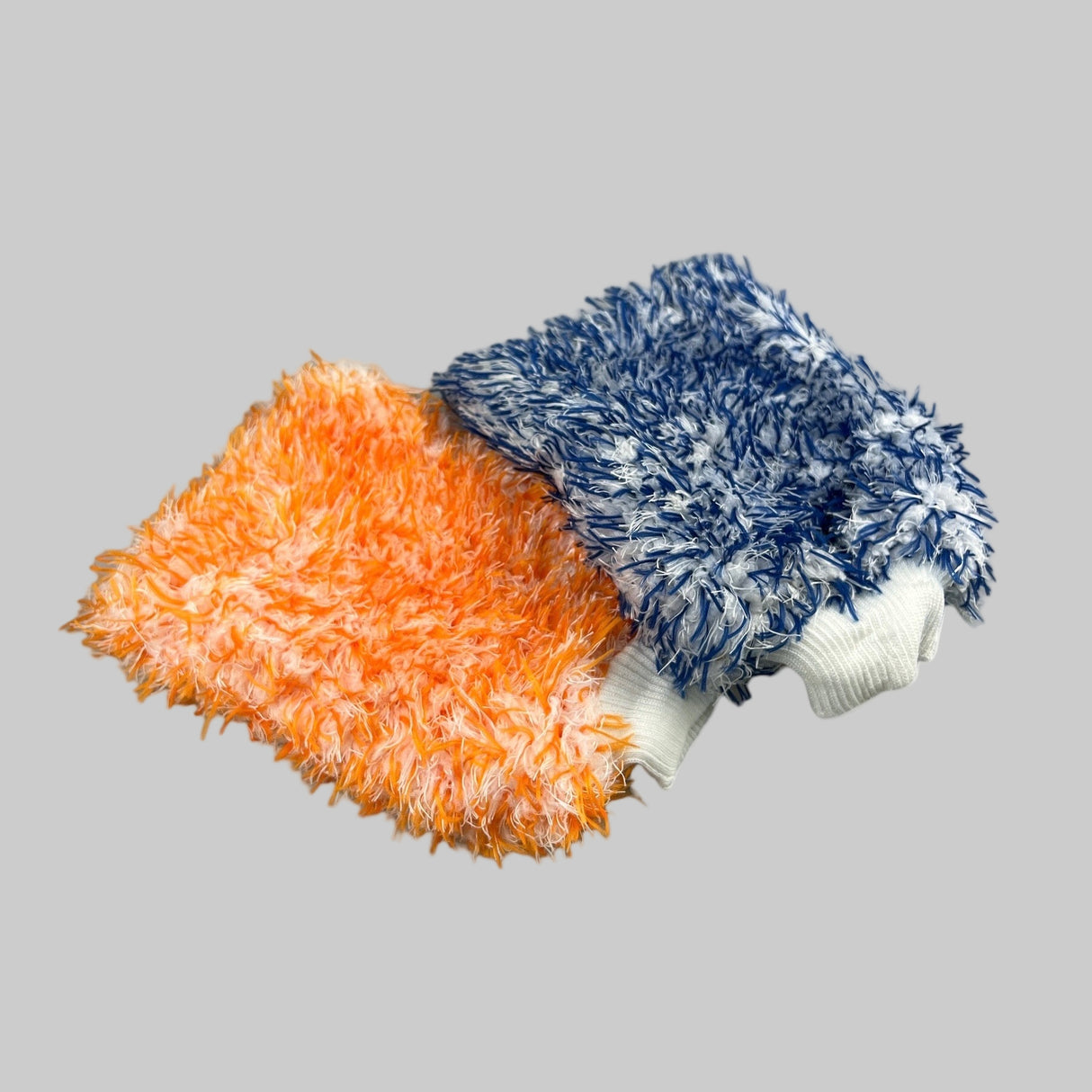 Een oranje en blauwe washand