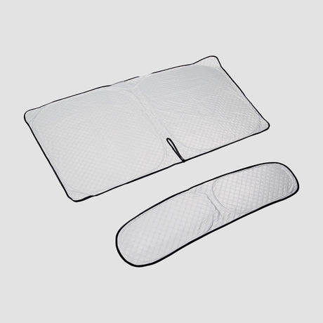 Raambekleding voor XPENG G6, twee delen met zwarte rand op lichte achtergrond.