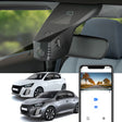 FitCamX dashcam gemonteerd in Peugeot e-208, getoond met app-verbinding en twee automodellen.