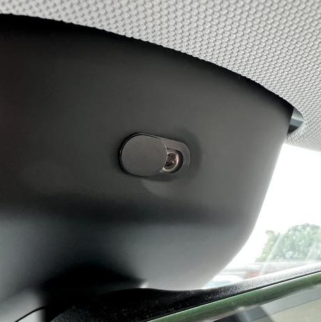 Een camerabehuizing die in je Tesla kan worden geplaatst, gemonteerd.