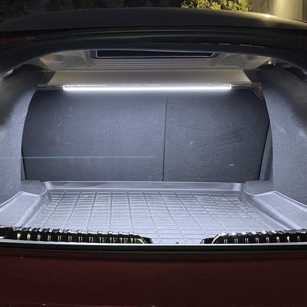 LED-licht met 117 diodes voor bagageruimte. (1248 LUMENS - 12.000 k).