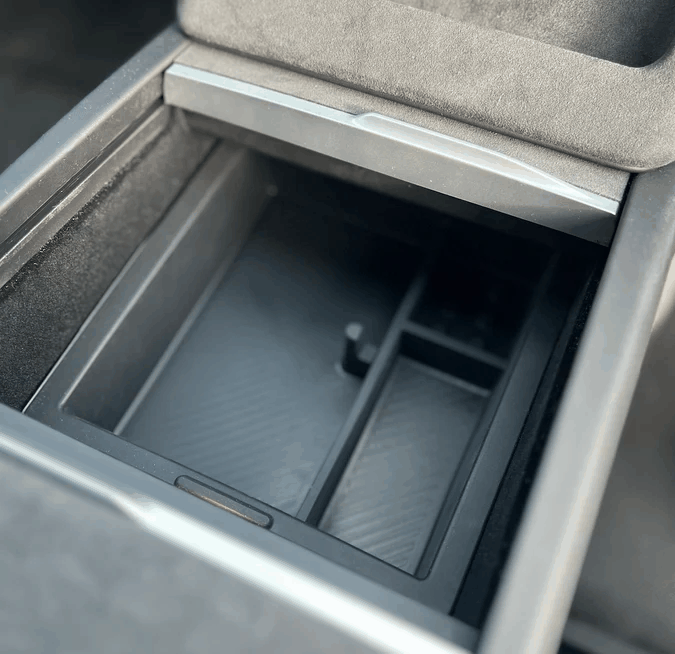 GCG Max Opbergbox voor middenconsole in Tesla Model 3/Y, animatie.