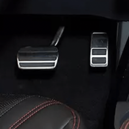 Sportpedalen van aluminium en andere accessoires voor elektrische auto's