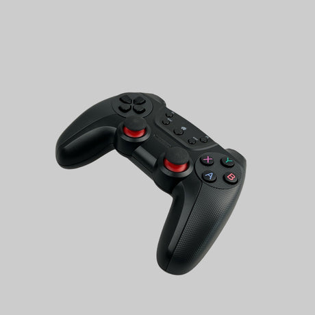 Een draadloze controller in de kleur zwart, die gebruikt kan worden in Tesla